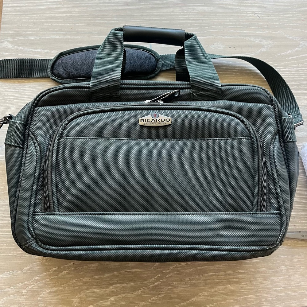 Ricardo Beverly Hills Messenger Travel Bag Luggage